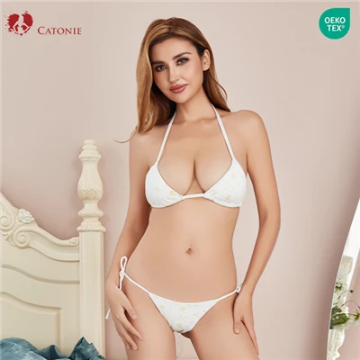 Bikini Emas Dua Keping